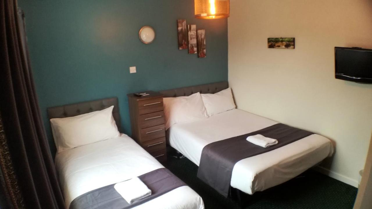The Mawney Hotel Romford Bagian luar foto
