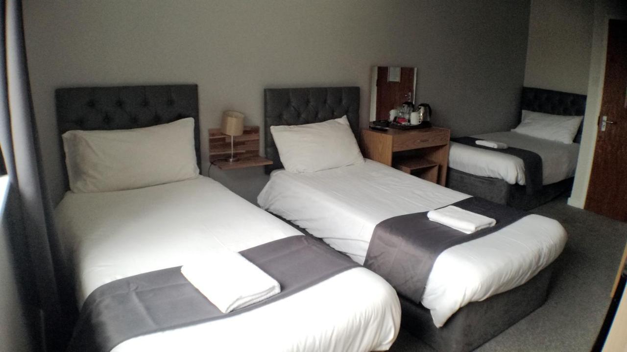 The Mawney Hotel Romford Bagian luar foto